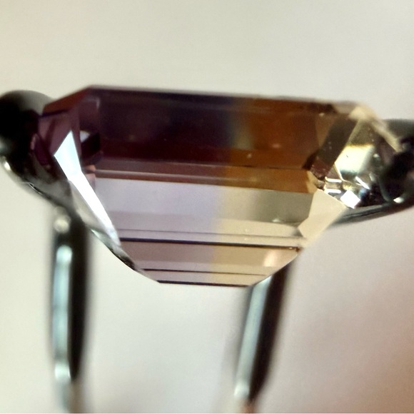 Natural Bolivian Ametrine 2.125 ct Emerald Cut Purple & Gold BiColor Gemstone - Picture 6 of 10